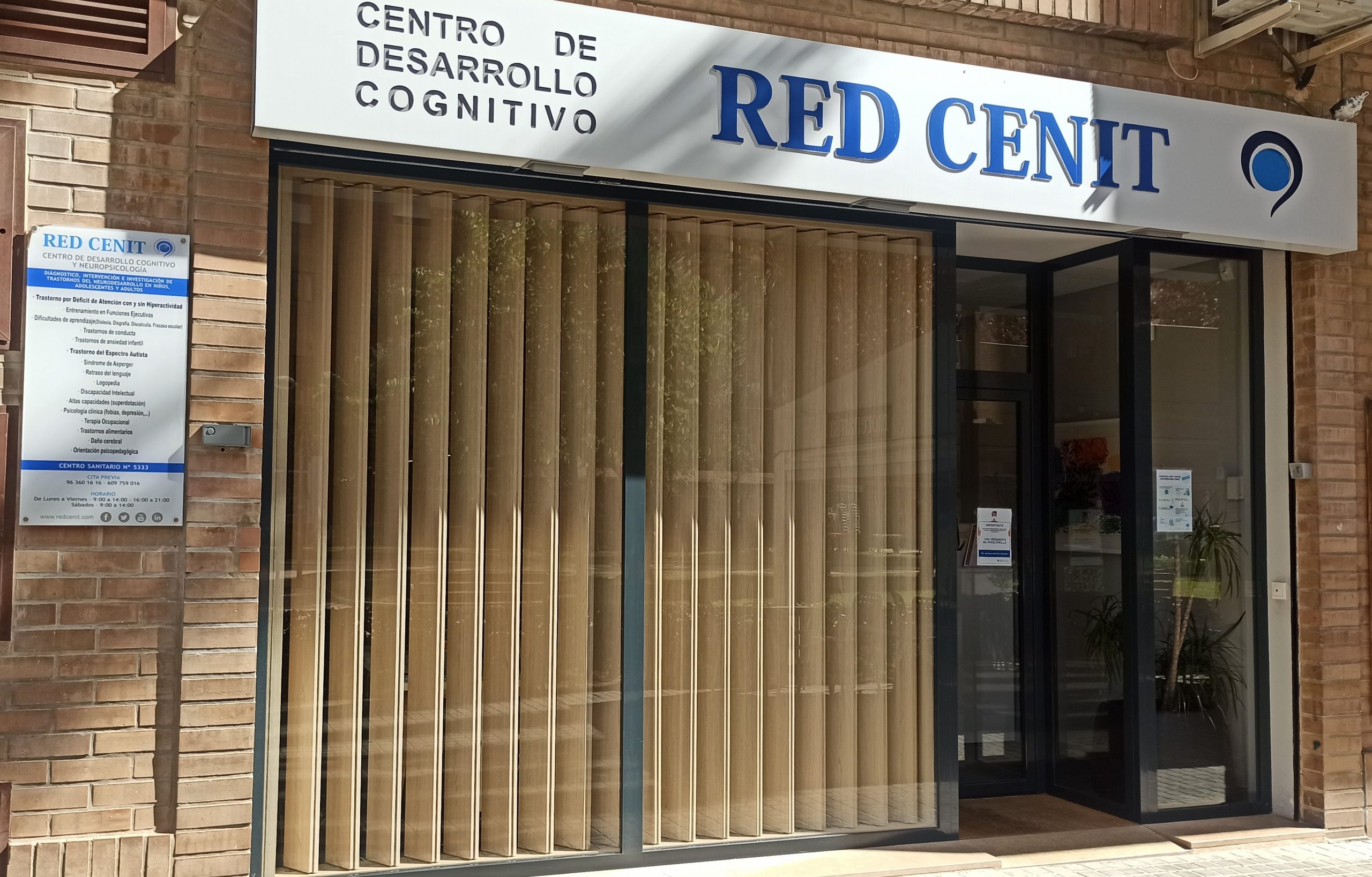 Fachada Centros Red Cenit